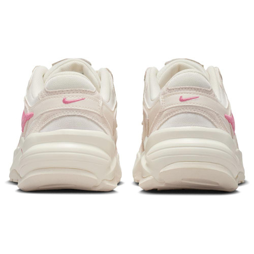 Nike AL8